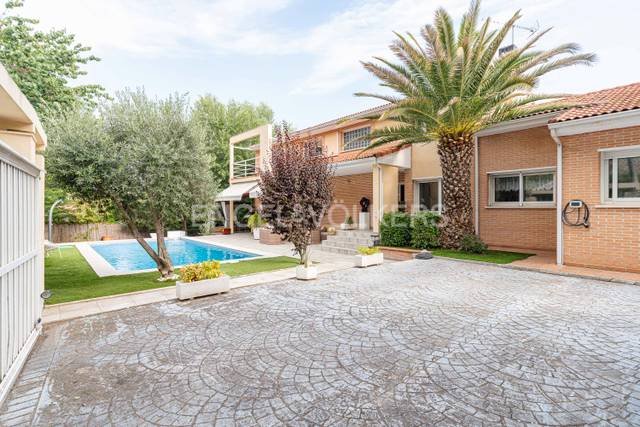 Casa-chalet en Venta en Zona Norte