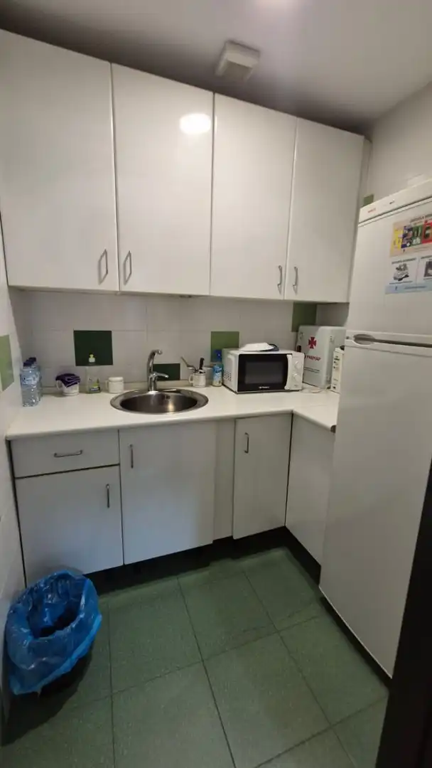 Küche von Büro zum Verkauf in Badajoz mit Klimaanlage, Heizung und Terrasse