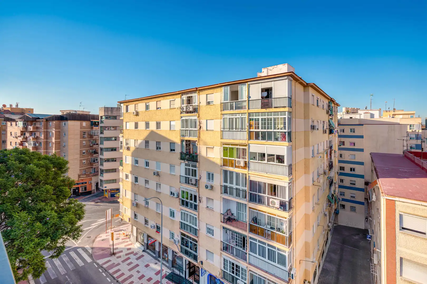 Außenansicht von Wohnung zum Verkauf in Málaga mit Klimaanlage, Heizung und Terrasse