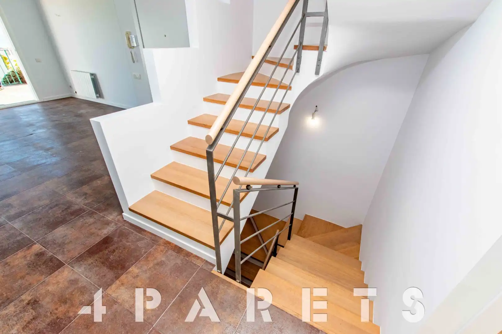 Einfamilien-Reihenhaus zum Verkauf in Santa Susanna mit Heizung, Privatgarten und Terrasse