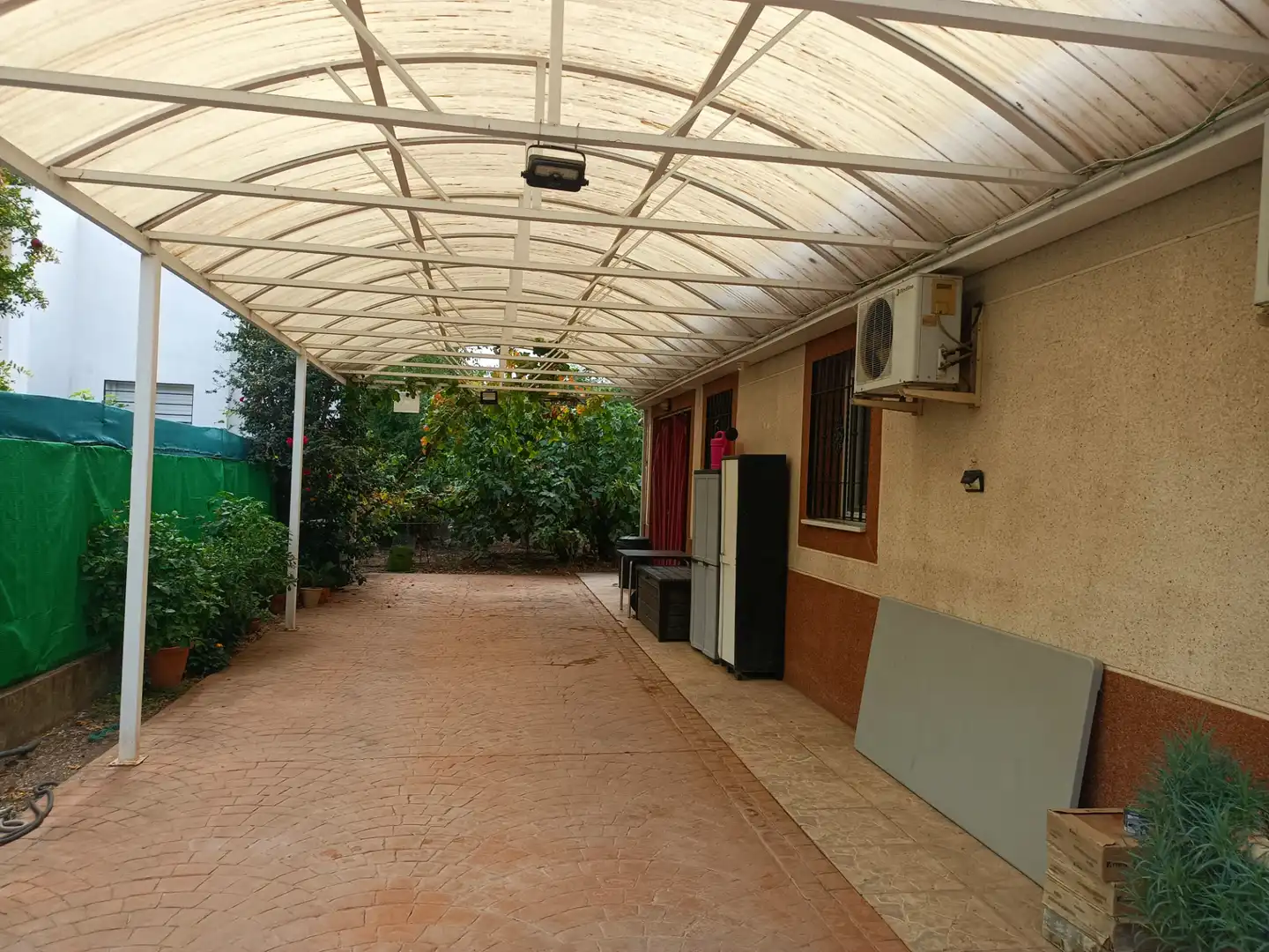 Terrassa de Casa o xalet en venda en Poniente-Norte - Miralbaida - Parque Azahara