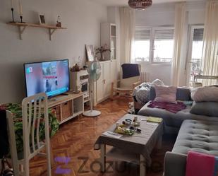 Sala d'estar de Pis de lloguer en  Zaragoza Capital amb Calefacció, Terrassa i Moblat