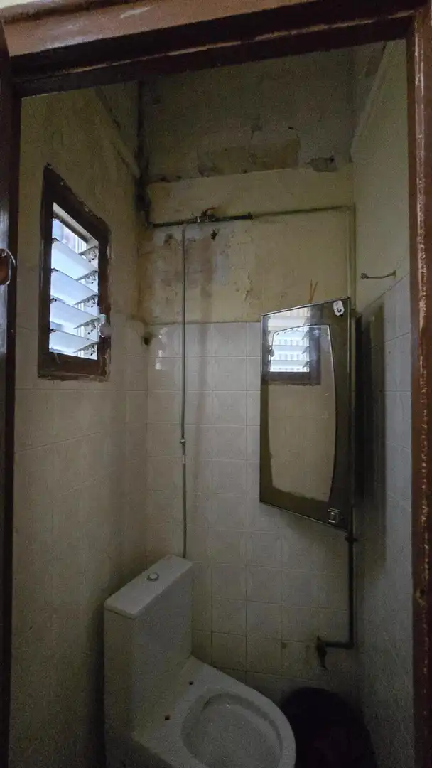Bathroom of Flat for sale in Barcelona  with Air Conditioner, Heating and Terrace