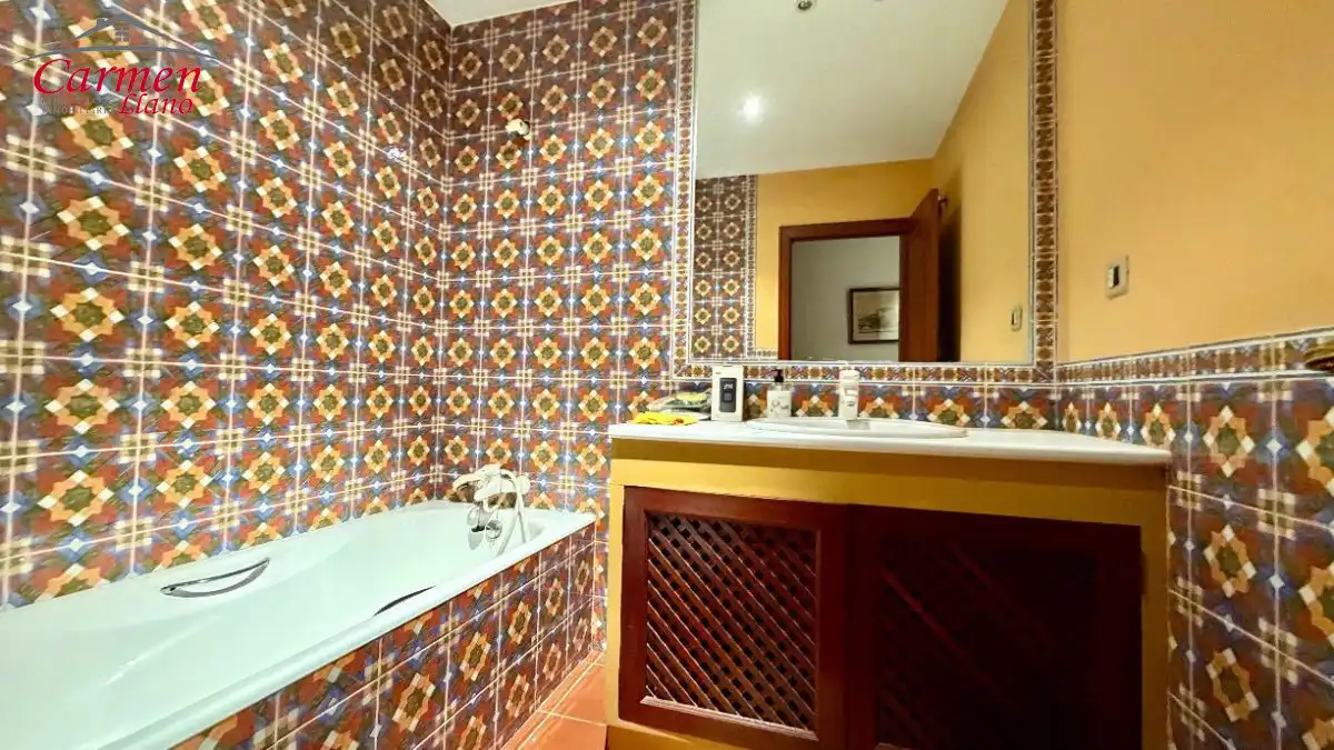 Bathroom of Detached homes for sale in Getxo   with Heating, Private garden and Storage room