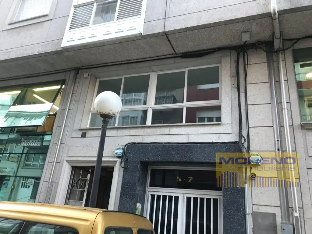 Vista exterior de Oficina en venta en Sarria