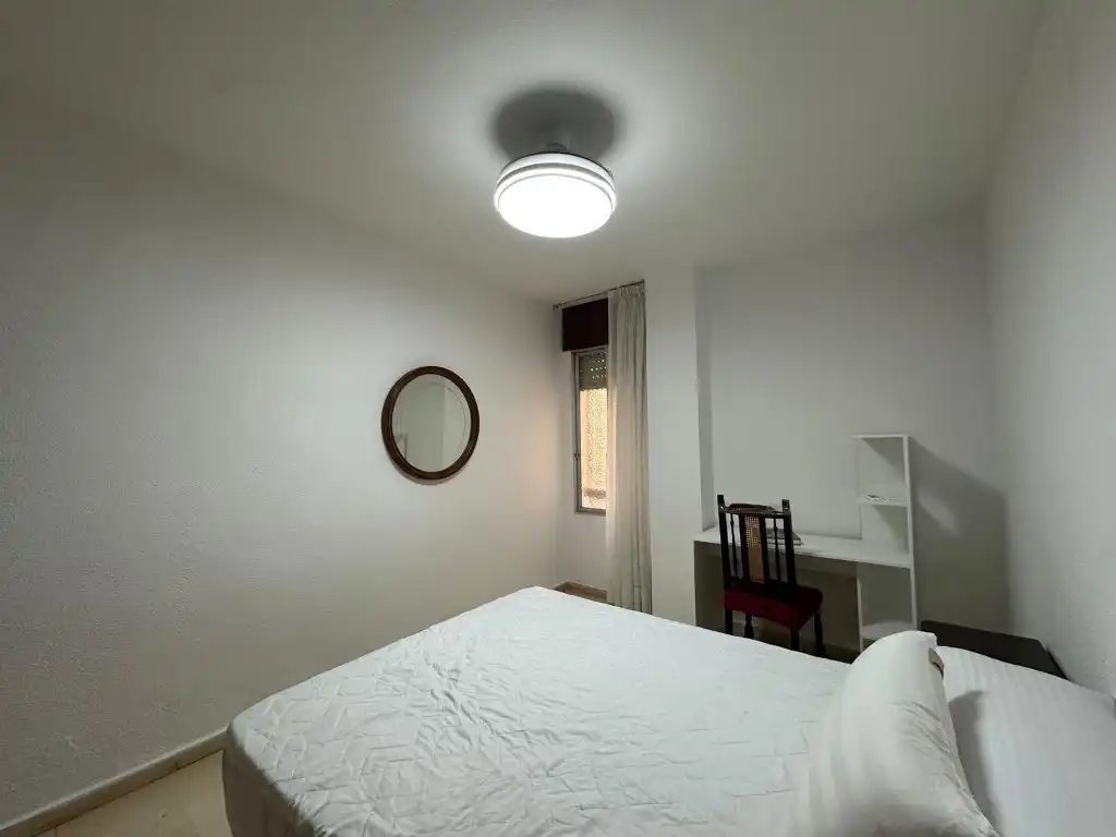 Bedroom of Flat for rent in Córdoba