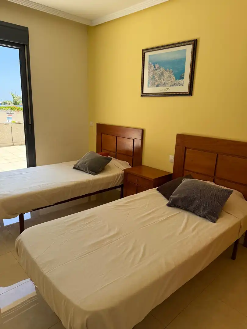 Dormitori de Apartament en venda en Adeje amb Terrassa, Piscina i Moblat