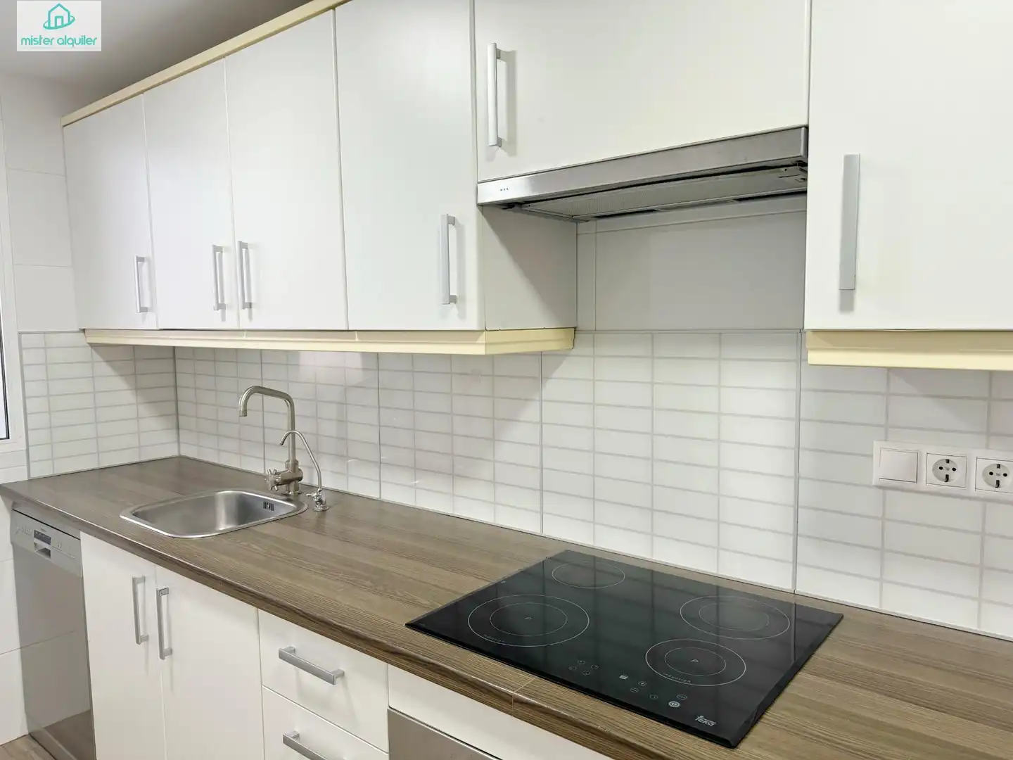 Cocina de Apartamento de alquiler en Sant Joan d'Alacant con Aire acondicionado, Jardín privado y Terraza