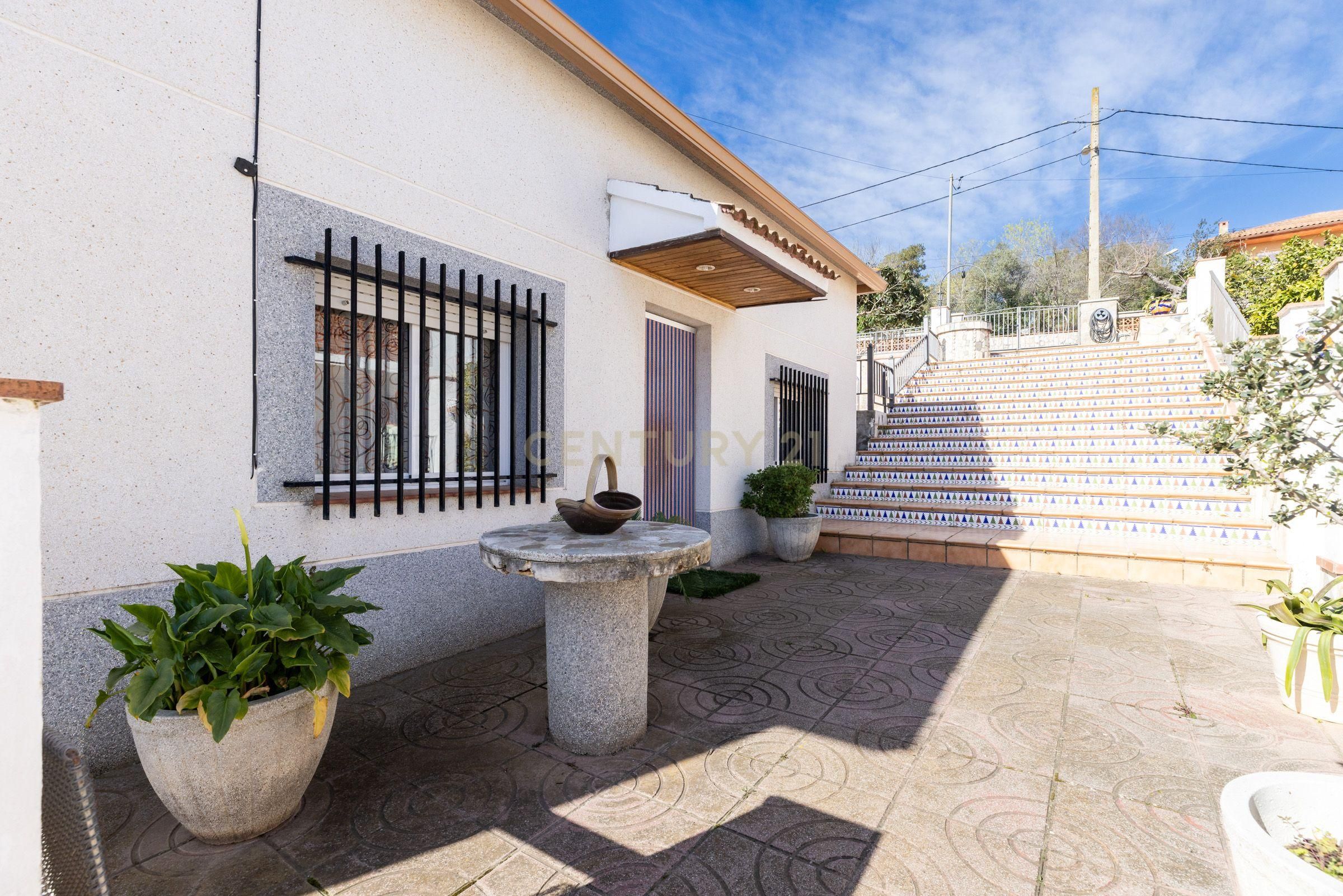 Vista exterior de Casa o chalet en venta en Olivella con Jardín privado, Trastero y Piscina