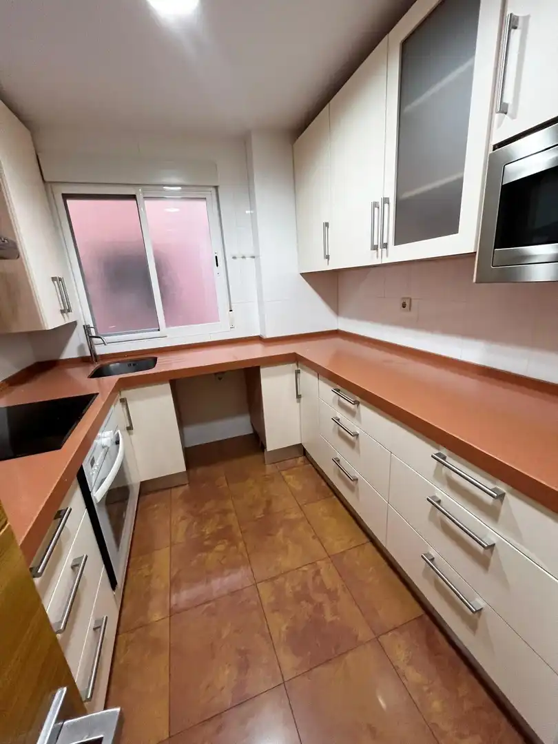 Cuina de Pis de lloguer en Córdoba amb Aire condicionat, Calefacció i Terrassa