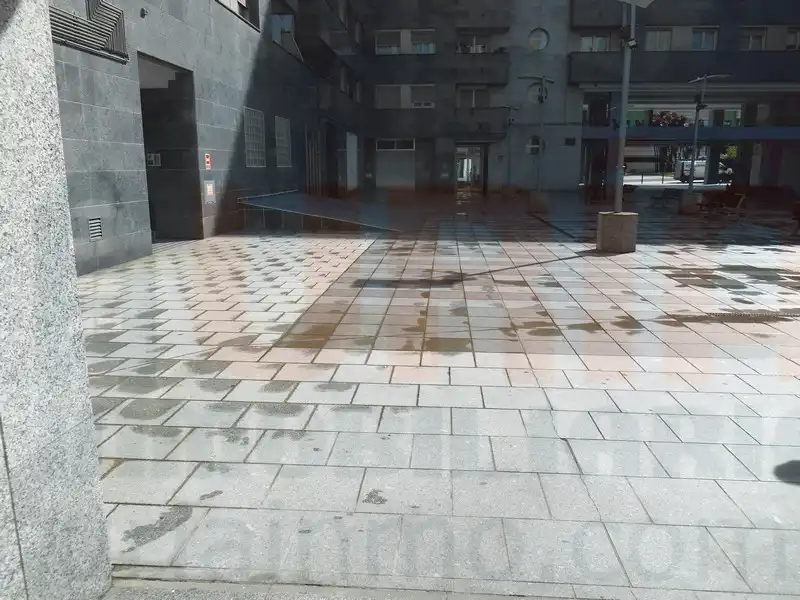 Terrasse von Wohnung zur Miete in Oviedo  mit Heizung, Abstellraum und Ofen