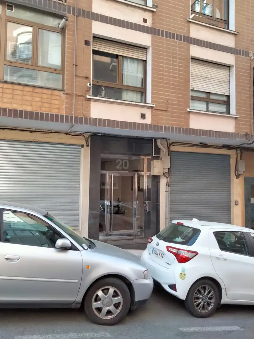 Garage zum Verkauf in Santurtzi 