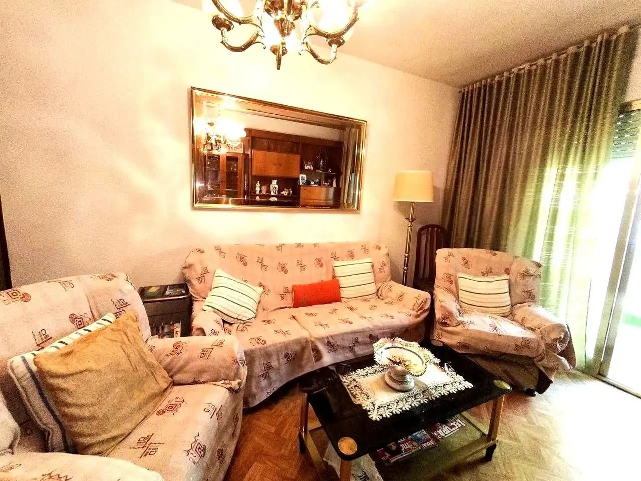 Sala de estar de Piso en venta en Madrid con Calefacción, Parquet y Terraza