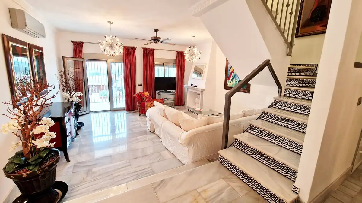 Terraced house with pool for sale in Mijas Golf, imagen 3