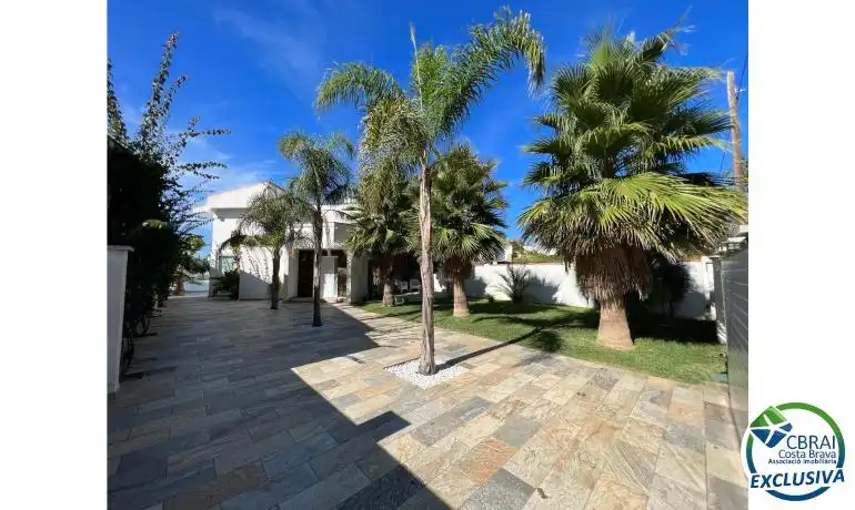 Casa con terrazza in vendita a Carrer Falconera, imagen 3