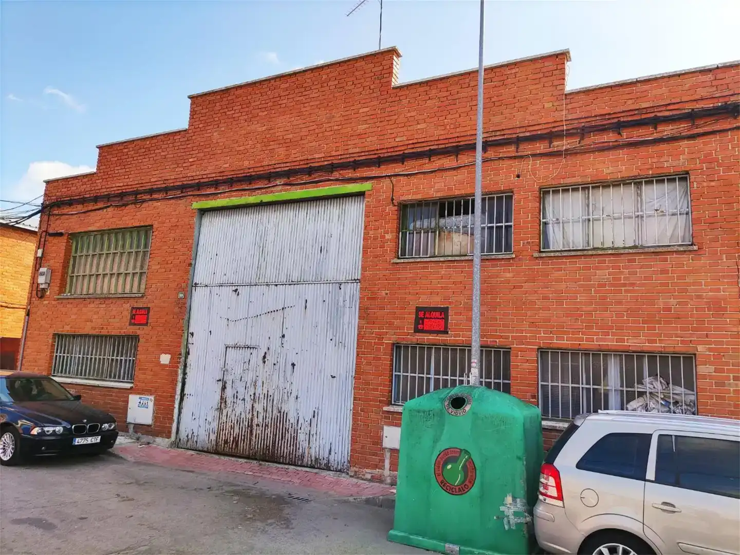 Außenansicht von Fabrikhallen zur Miete in Humanes de Madrid, Madrid
