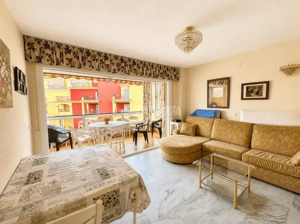 Sala de estar de Piso en venta en Torrox con Terraza y Balcón