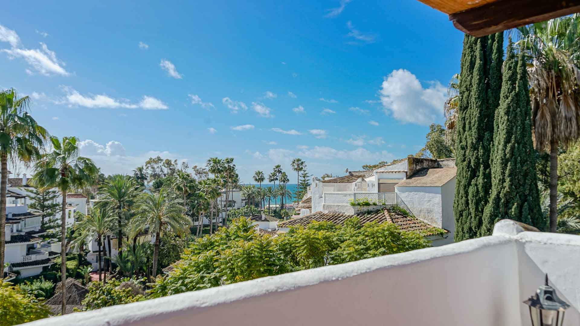 Exterior view of Attic for sale in Marbella  with Air Conditioner, Terrace and Swimming Pool