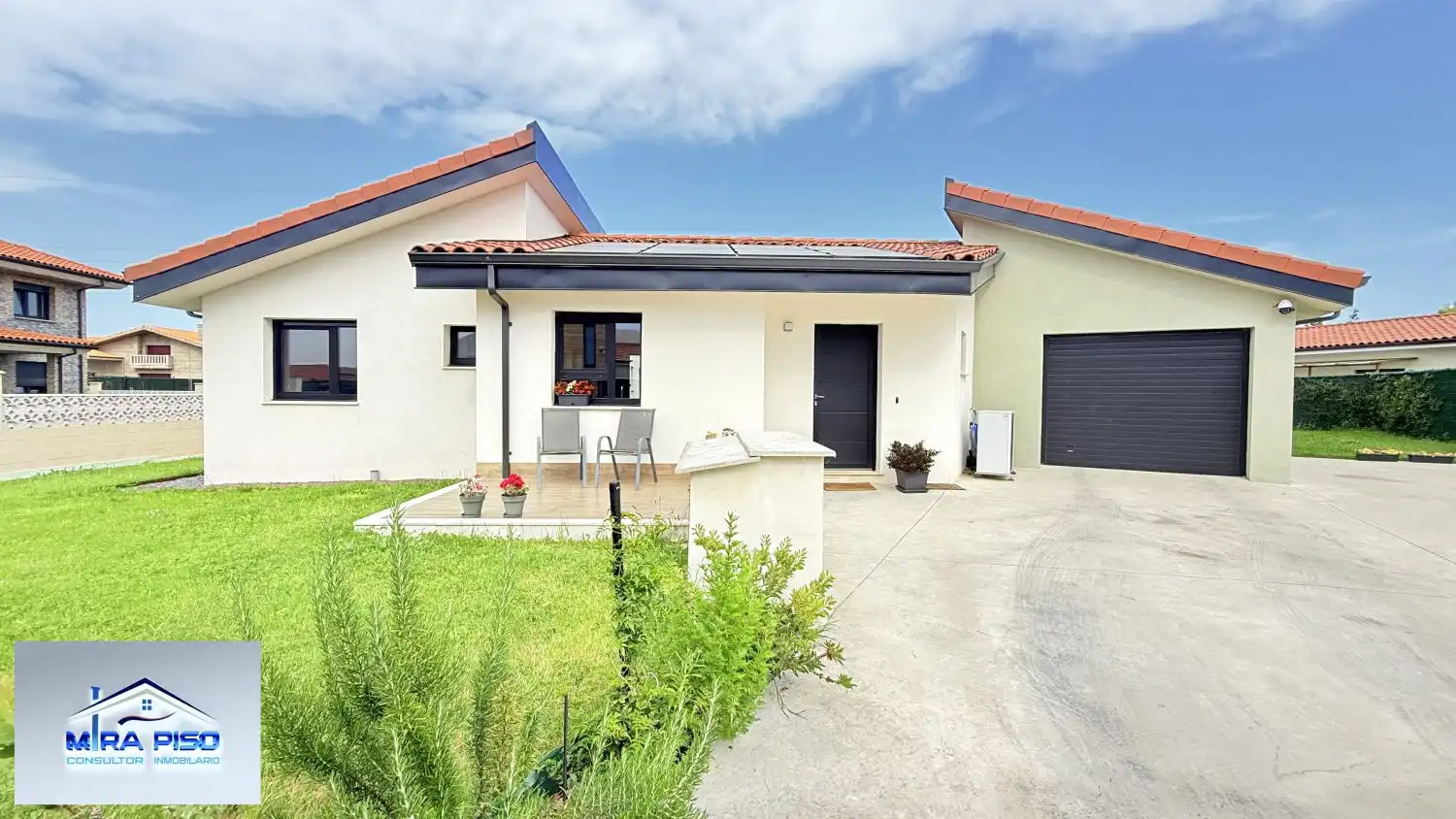 Vista exterior de Casa o chalet en venta en Las Rozas de Valdearroyo  con Calefacción, Terraza y Trastero