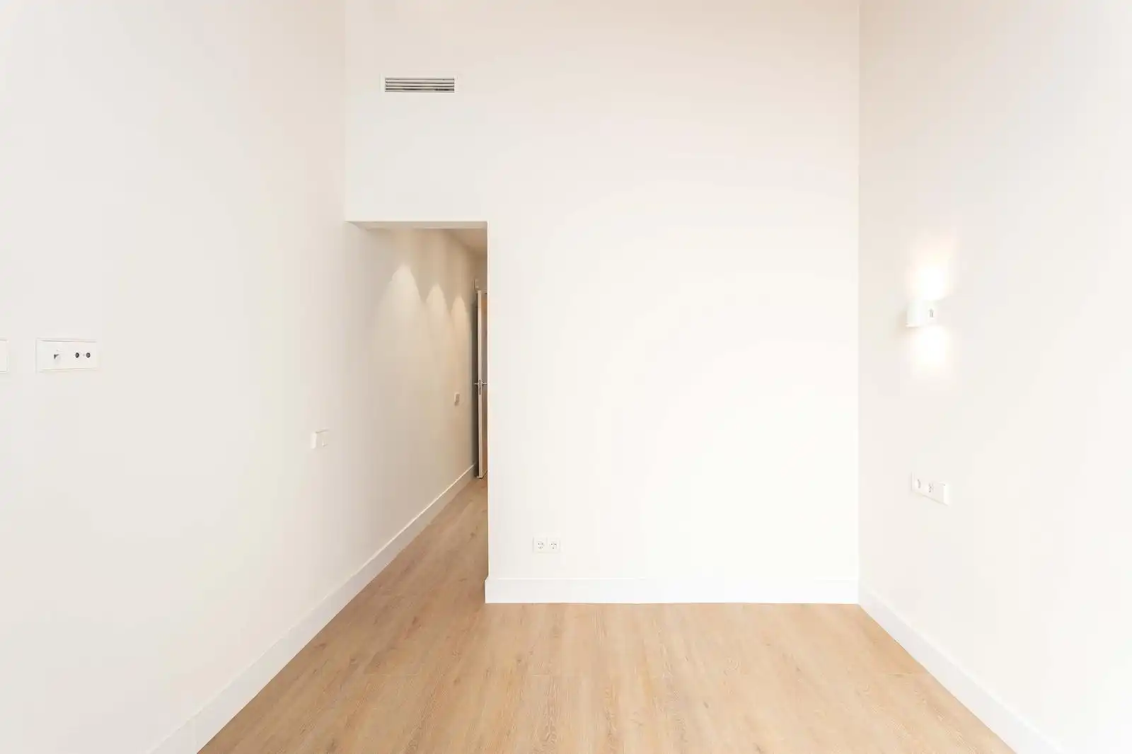 Planta baja en venta en Barcelona con Aire acondicionado, Terraza y Alarma
