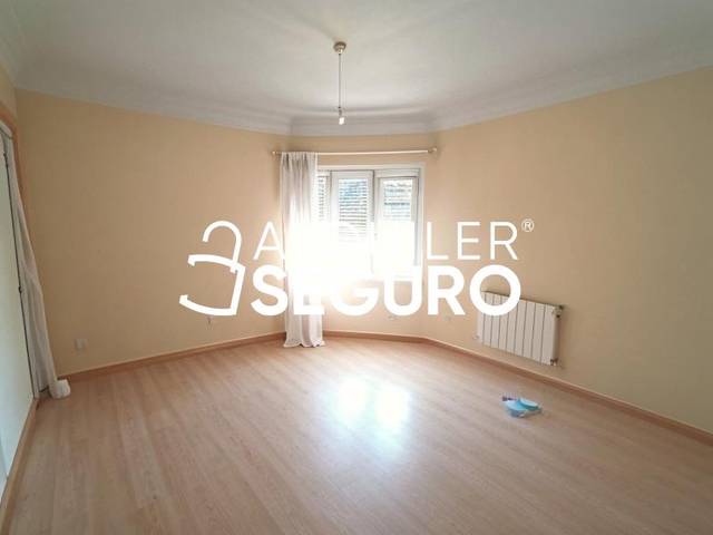 Piso en Alquiler en Pio XII en Centro - Corte Inglés