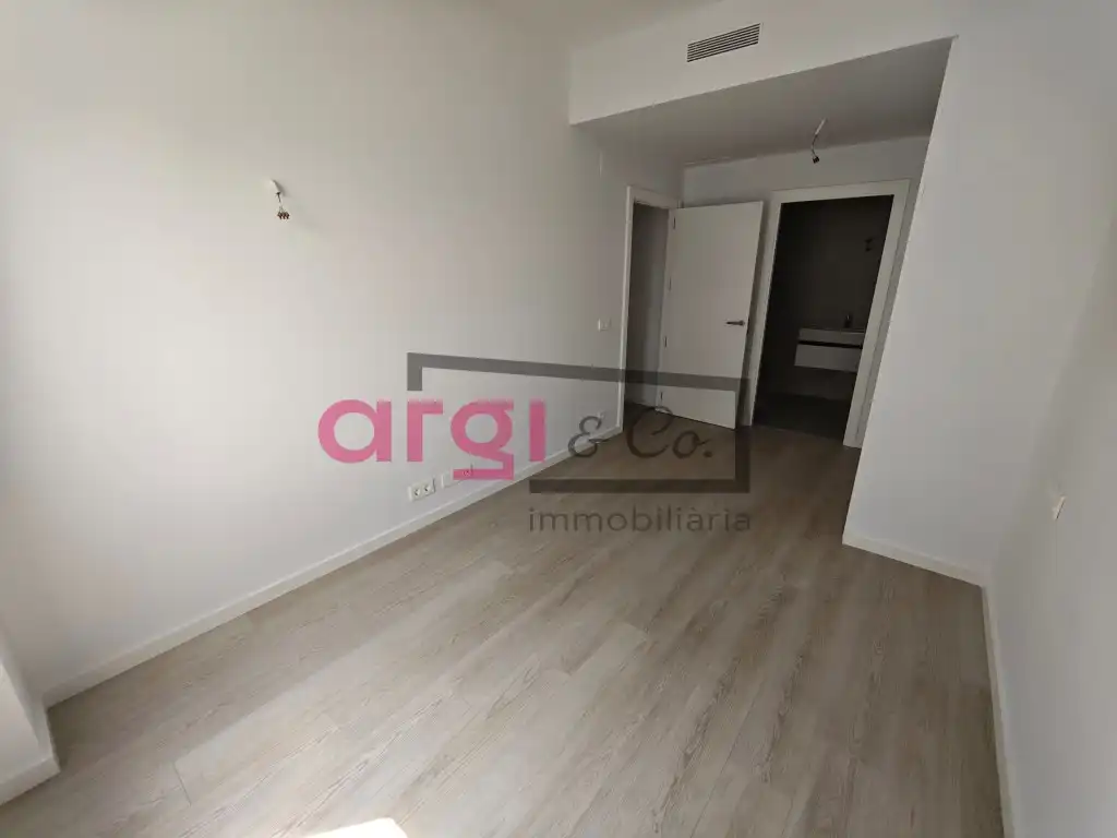 Habitación de Piso de alquiler en Viladecans con Aire acondicionado y Balcón