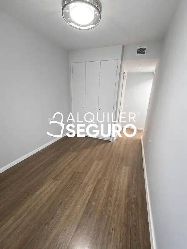 Habitación de Piso de alquiler en Madrid con Calefacción, Terraza y Trastero