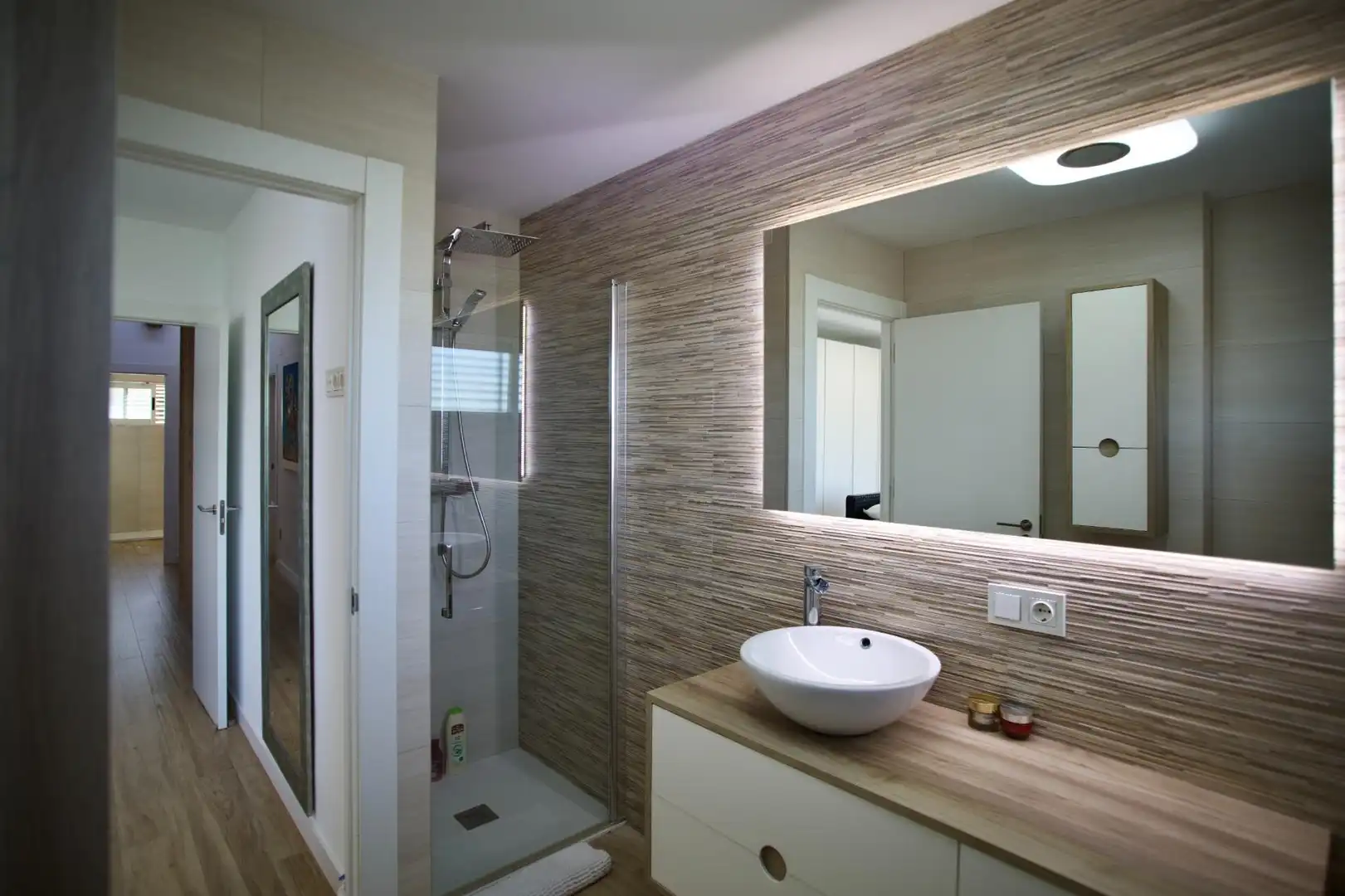 Bathroom of Detached homes for sale in Monforte del Cid  with Air Conditioner, Private garden and Parquet flooring