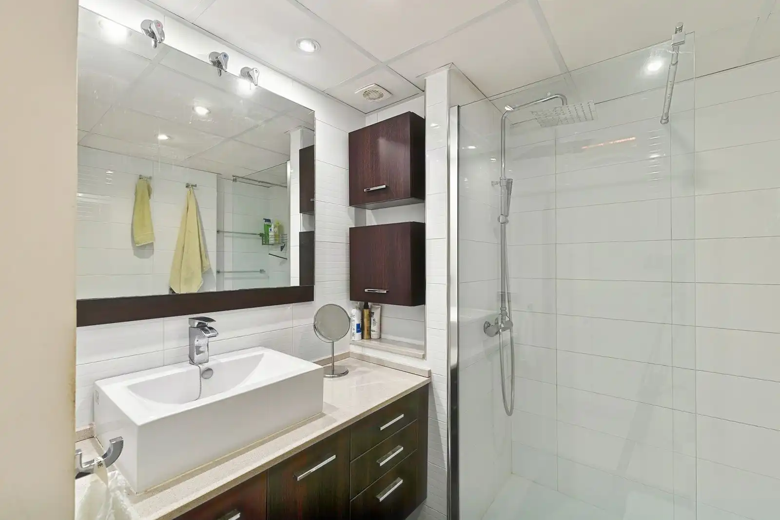 Bathroom of Flat for sale in Estepona  with Air Conditioner, Terrace and Community pool