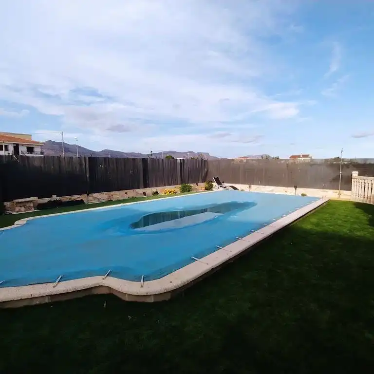 Piscina de Casa o xalet en venda en Orihuela amb Aire condicionat, Jardí privat i Terrassa
