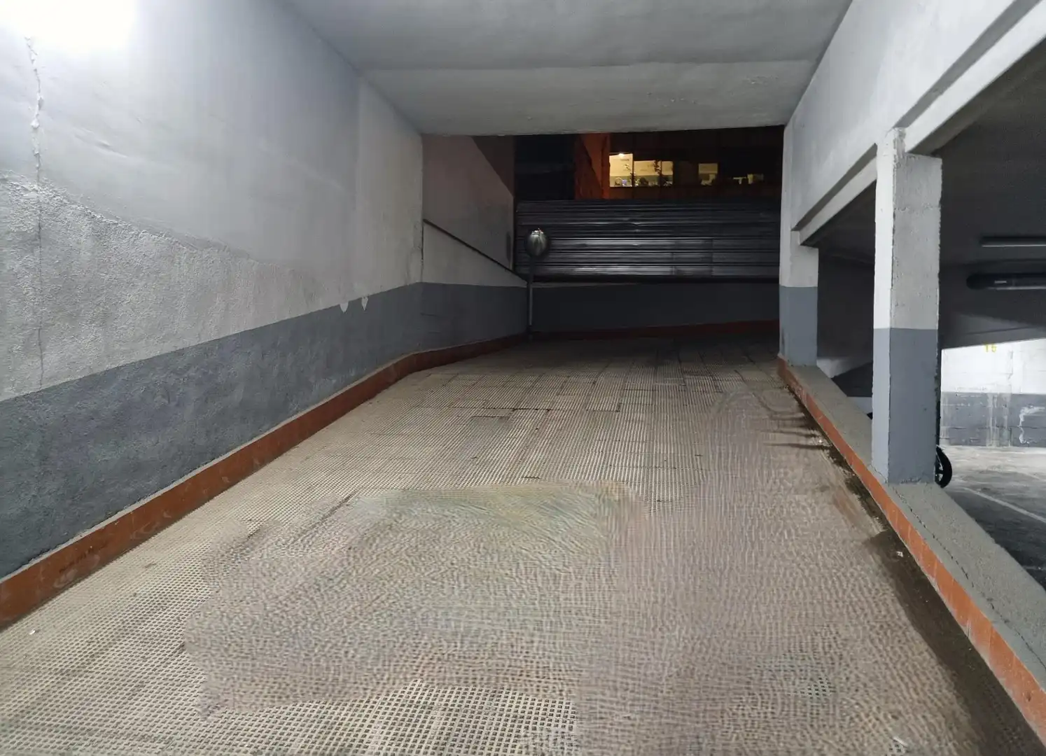 Garage for sale in Madrid