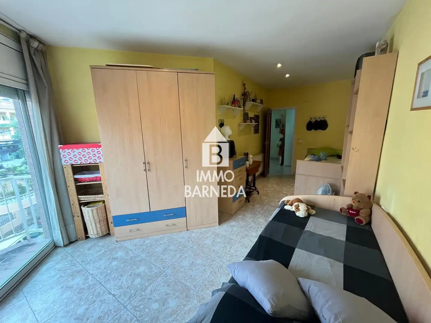 Flat for sale in Roses  with Air Conditioner, Heating and Furnished