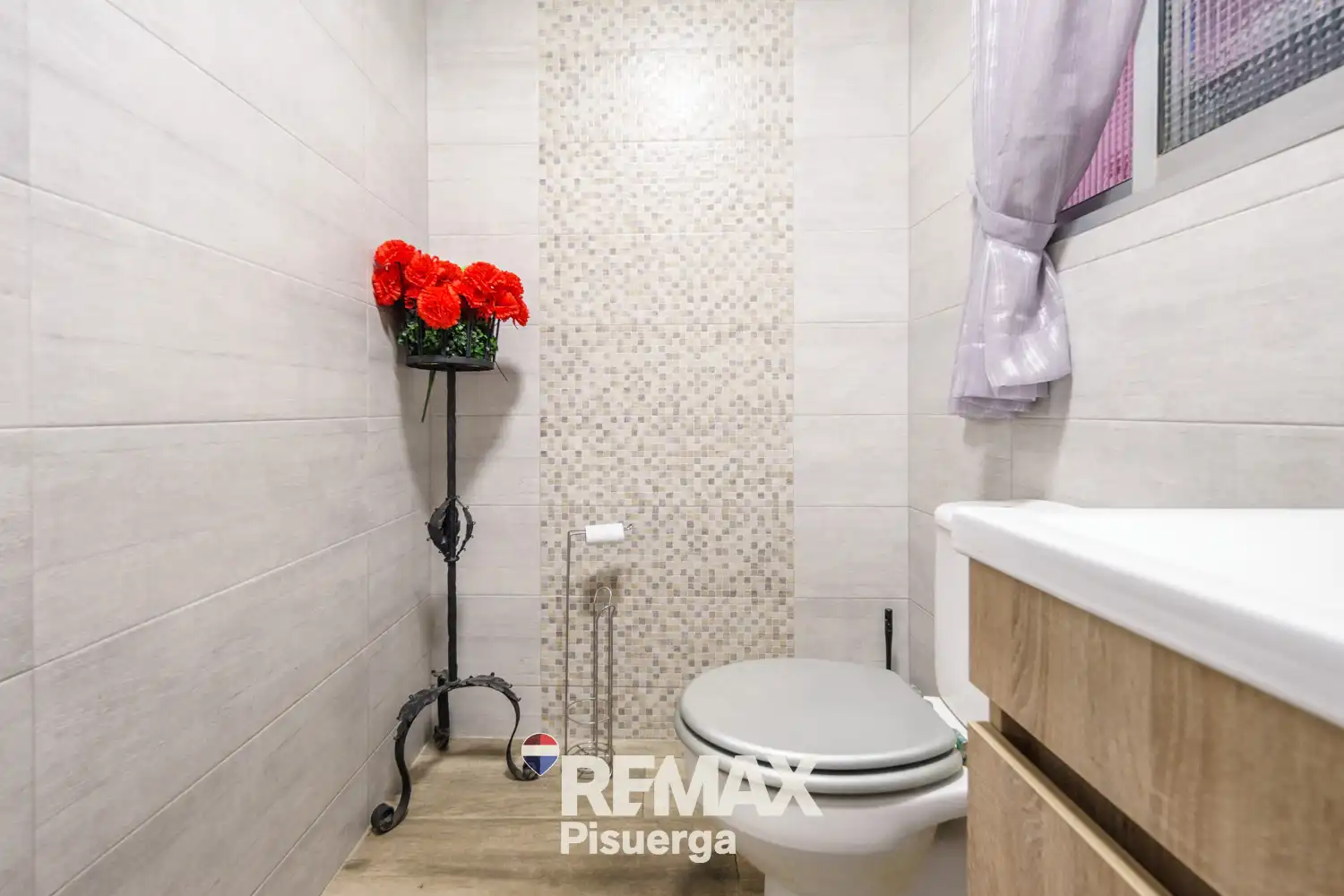 Bathroom of Ground floor for sale in Valladolid  with Storage room