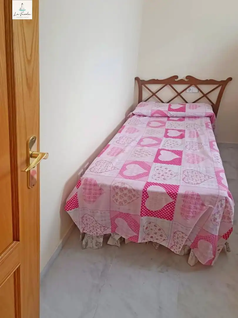 Dormitori de Pis de lloguer en Málaga amb Calefacció, Jardí privat i Terrassa