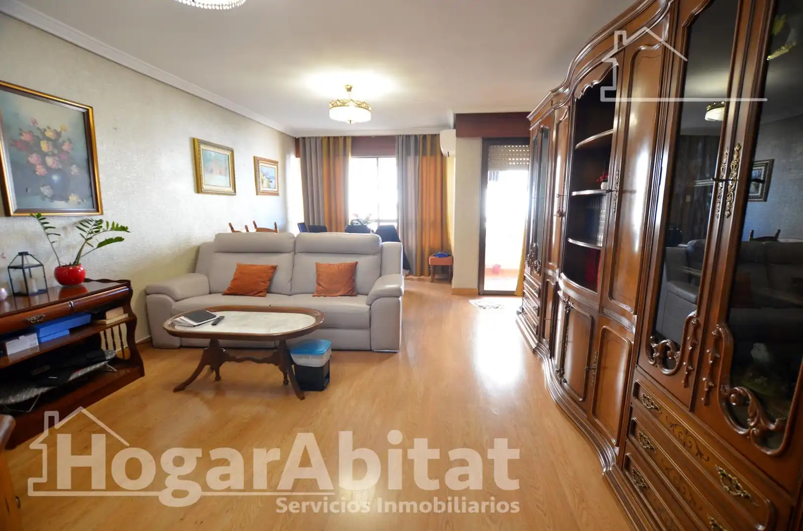 Sala d'estar de Pis en venda en Alicante / Alacant amb Aire condicionat, Parquet i Moblat