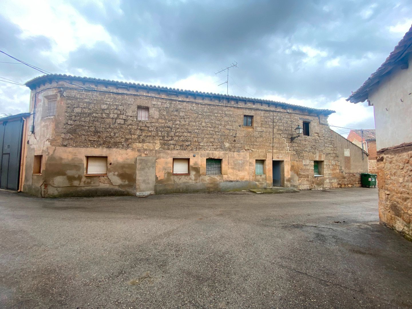 Exterior view of Country house for sale in Castrojeriz  with Private garden and Storage room