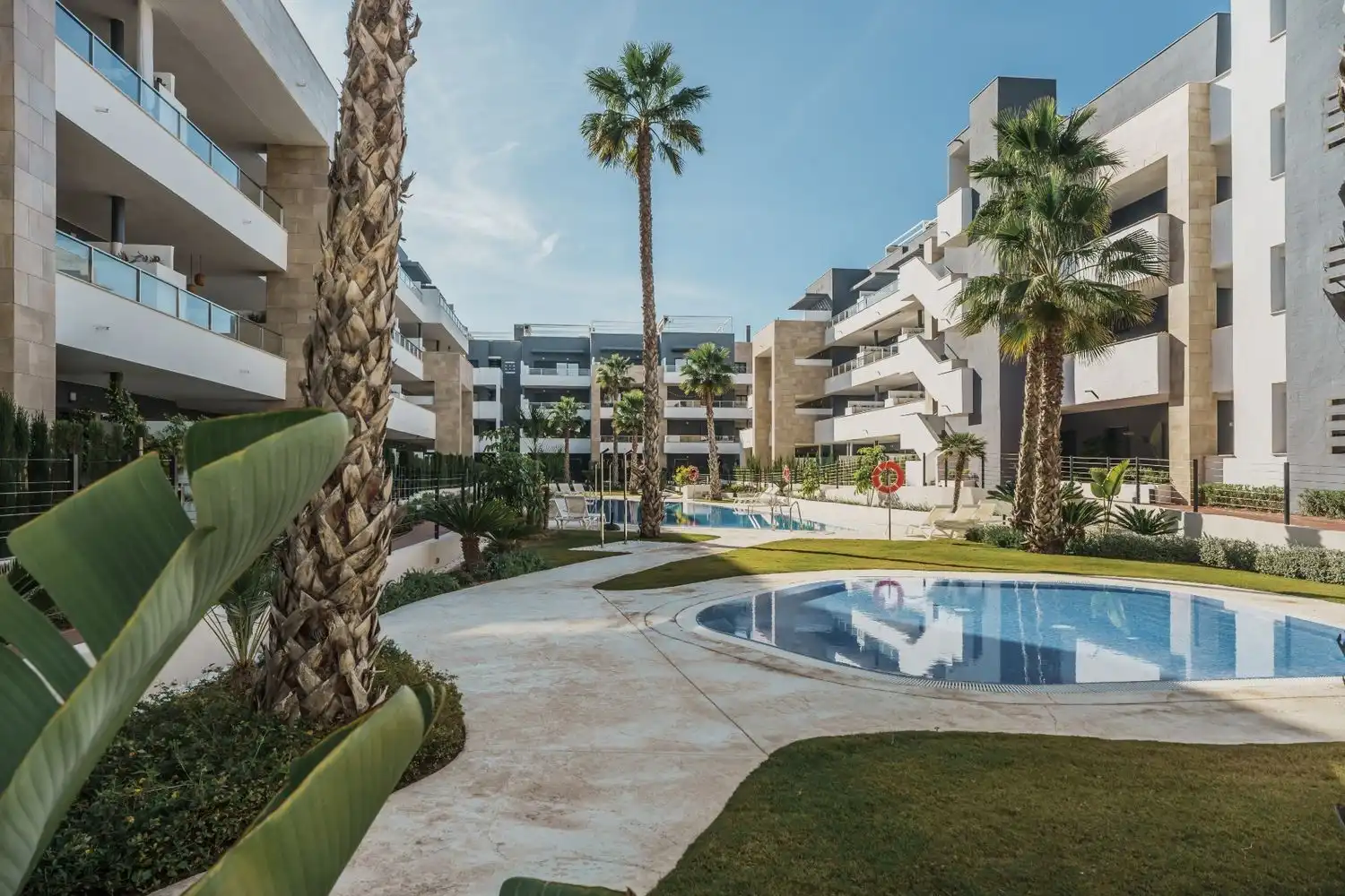 Vista exterior de Ático en venta en Orihuela con Aire acondicionado, Calefacción y Terraza