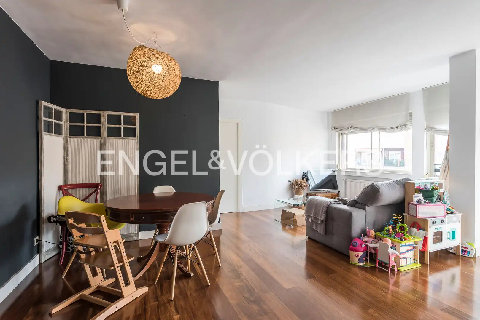 Living room of Flat for sale in Madrid  with Air Conditioner, Heating and Parquet flooring