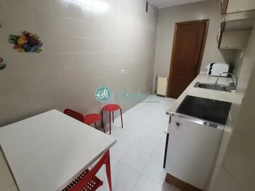 Cocina de Piso en venta en Segovia con Calefacción, Parquet y Terraza