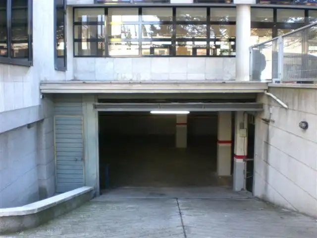 Aparcament de lloguer a CALLE TOMAS BRETON 32