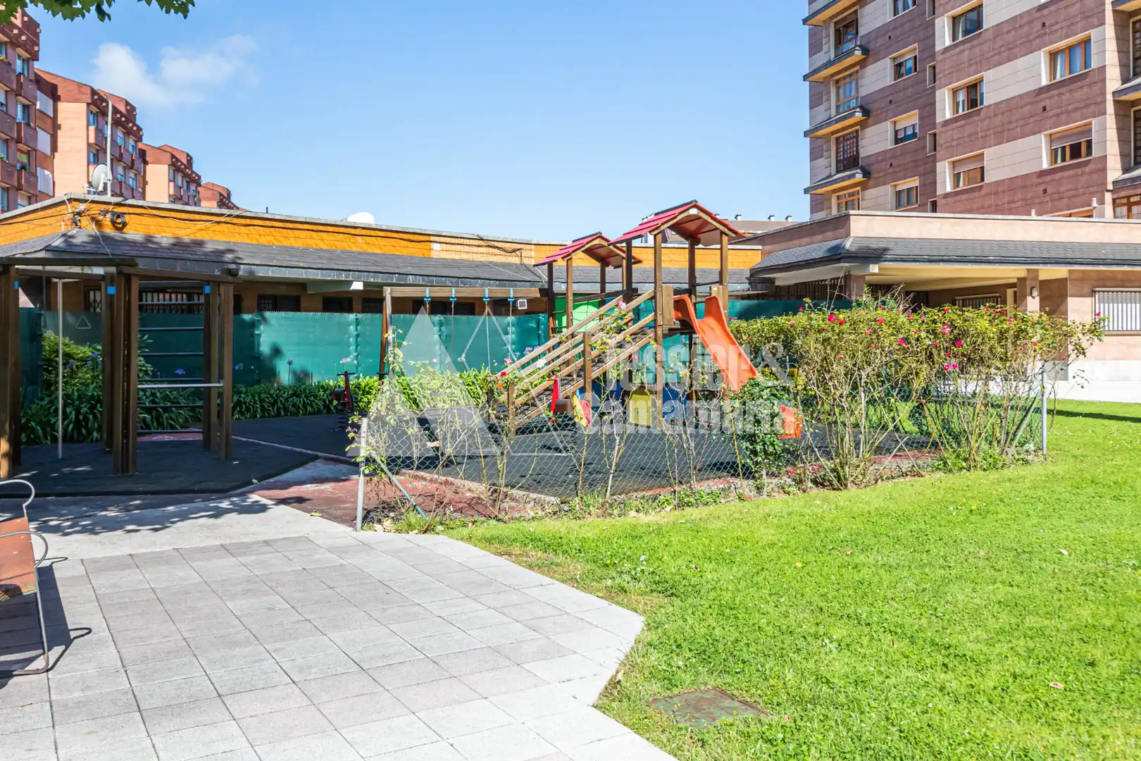 Terrassa de Pis de lloguer en Gijón  amb Calefacció, Parquet i Forn