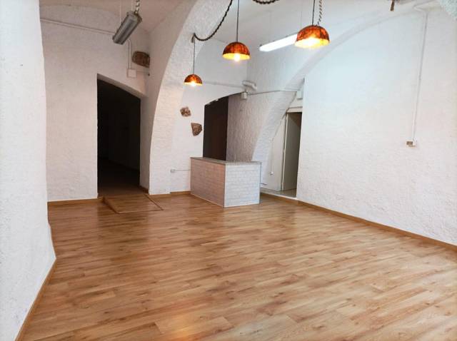 Local comercial en Alquiler en Avenida LIBERTAD, 13 en Sant Joan - Vilarromà