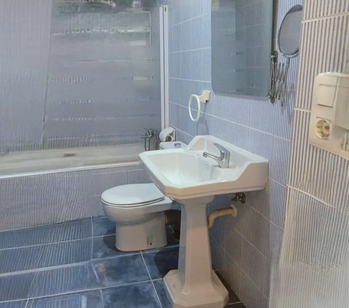 Bathroom of Houses for sale in Zaragoza  with Heating and Terrace