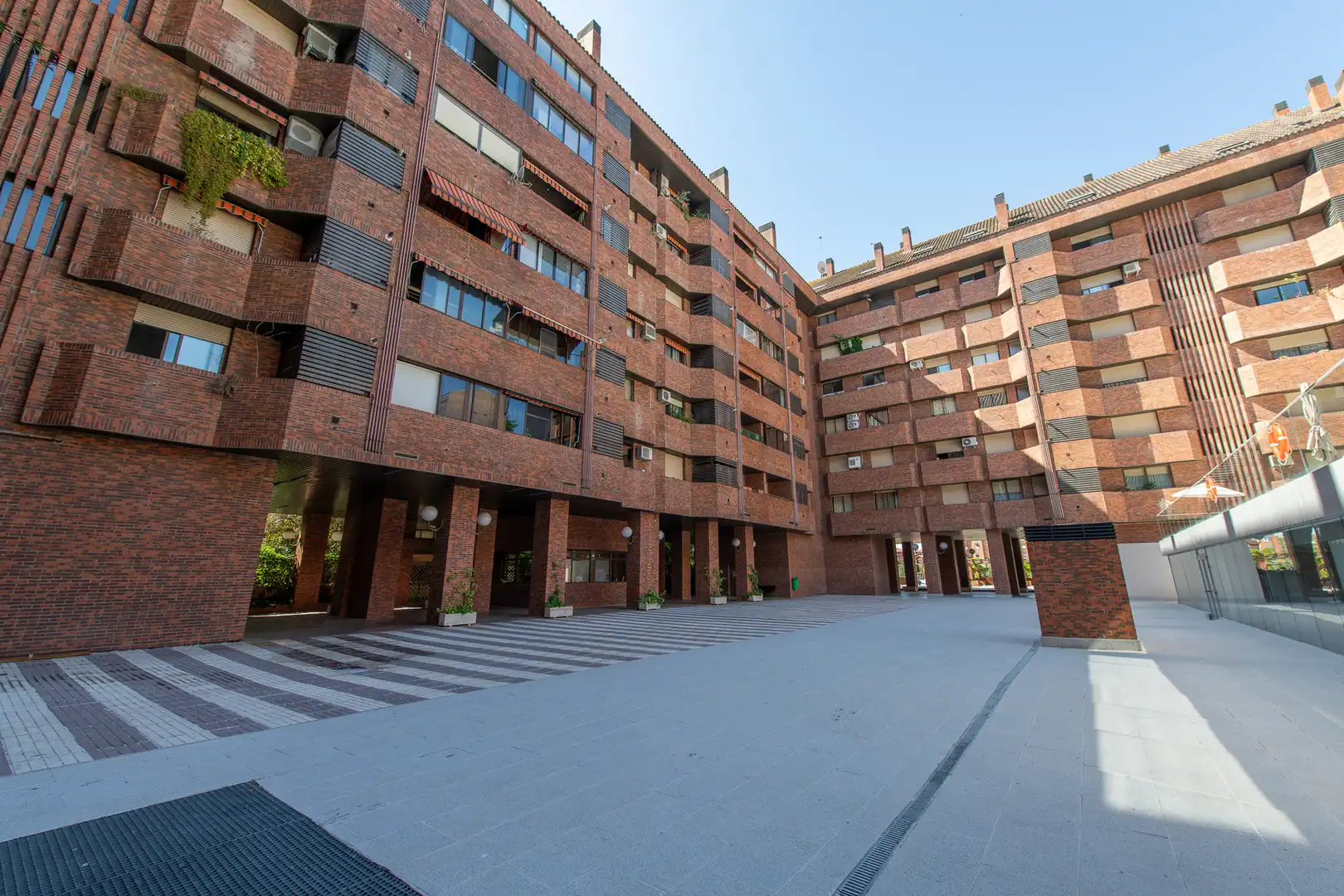 Außenansicht von Wohnung zum Verkauf in Tres Cantos mit Klimaanlage, Heizung und Möbliert
