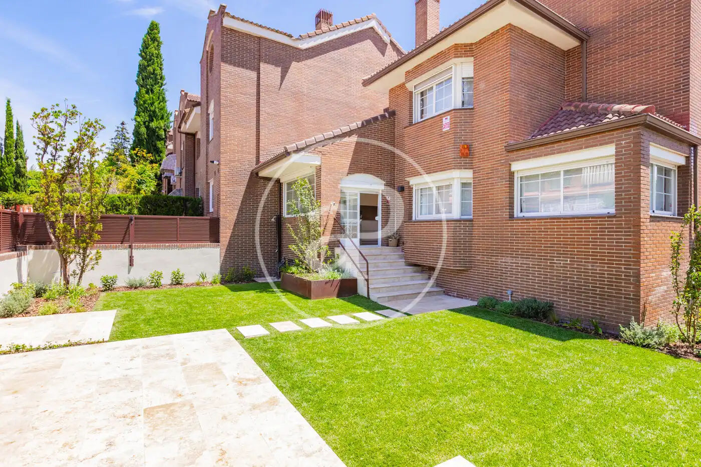 Vista exterior de Casa adosada de alquiler en Las Rozas de Madrid con Aire acondicionado, Calefacción y Jardín privado