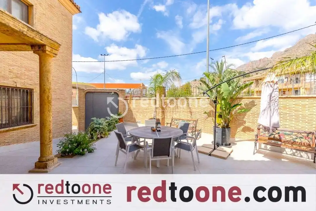 Terrassa de Casa o xalet en venda en Orihuela amb Jardí privat, Terrassa i Piscina