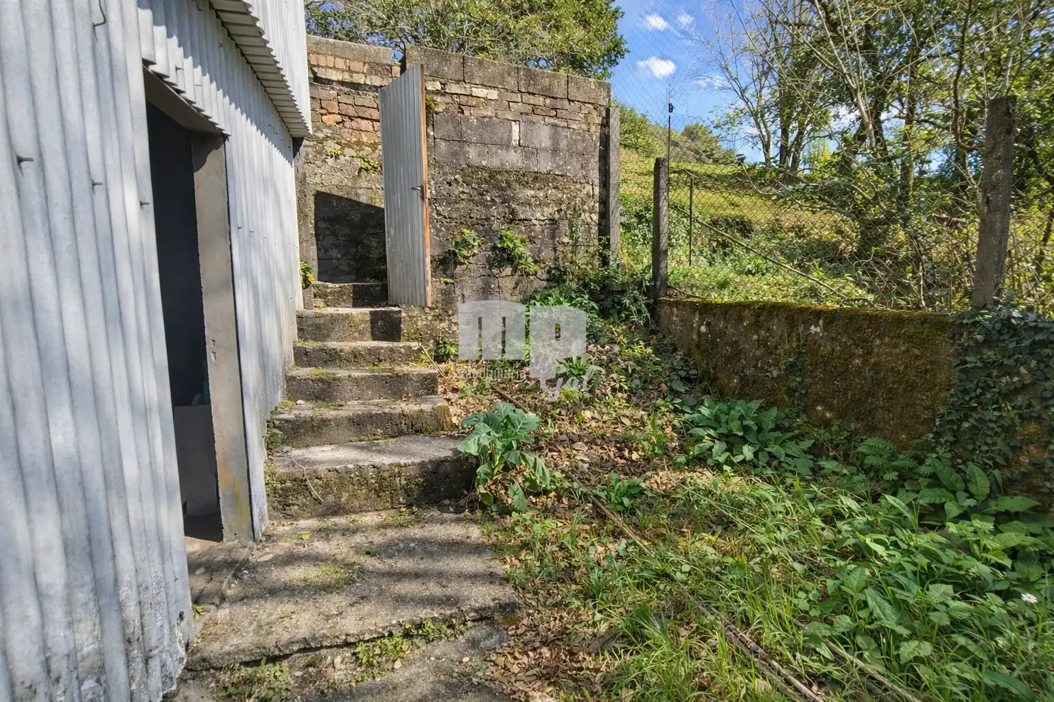 Casa adosada en venta en Covelo con Jardín privado, Terraza y Trastero