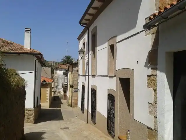 Vista exterior de Casa o chalet en venta en Perales del Puerto con Calefacción, Terraza y Trastero