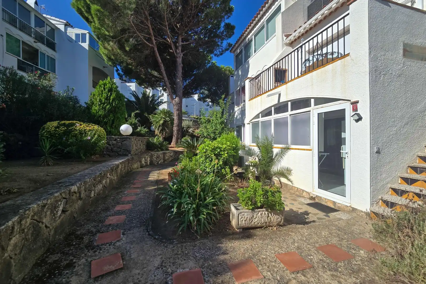 Jardí de Planta baixa en venda en Almadrava - Canyelles - Puig-Rom