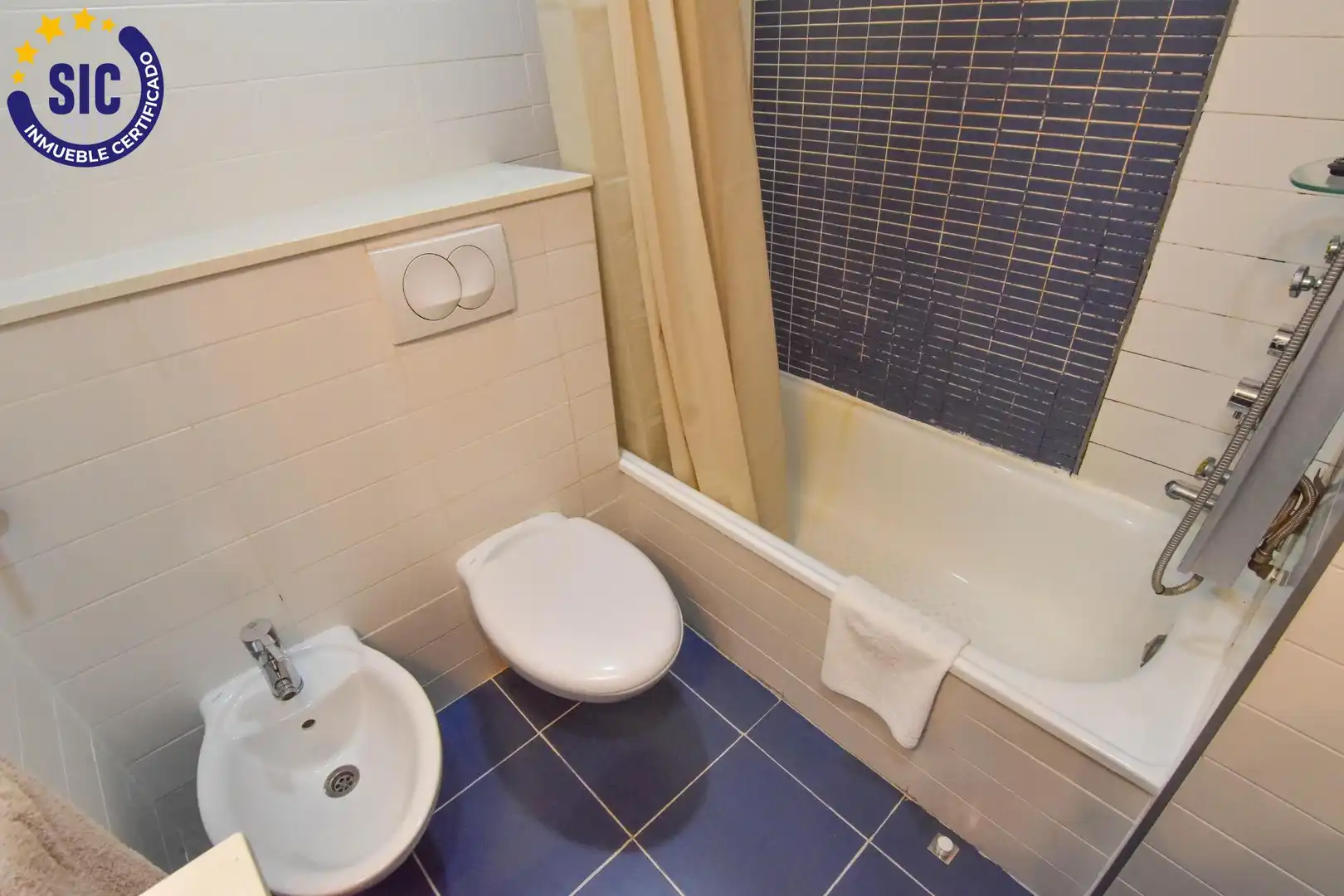 Baño de Dúplex en venta en Catarroja con Aire acondicionado, Calefacción y Trastero